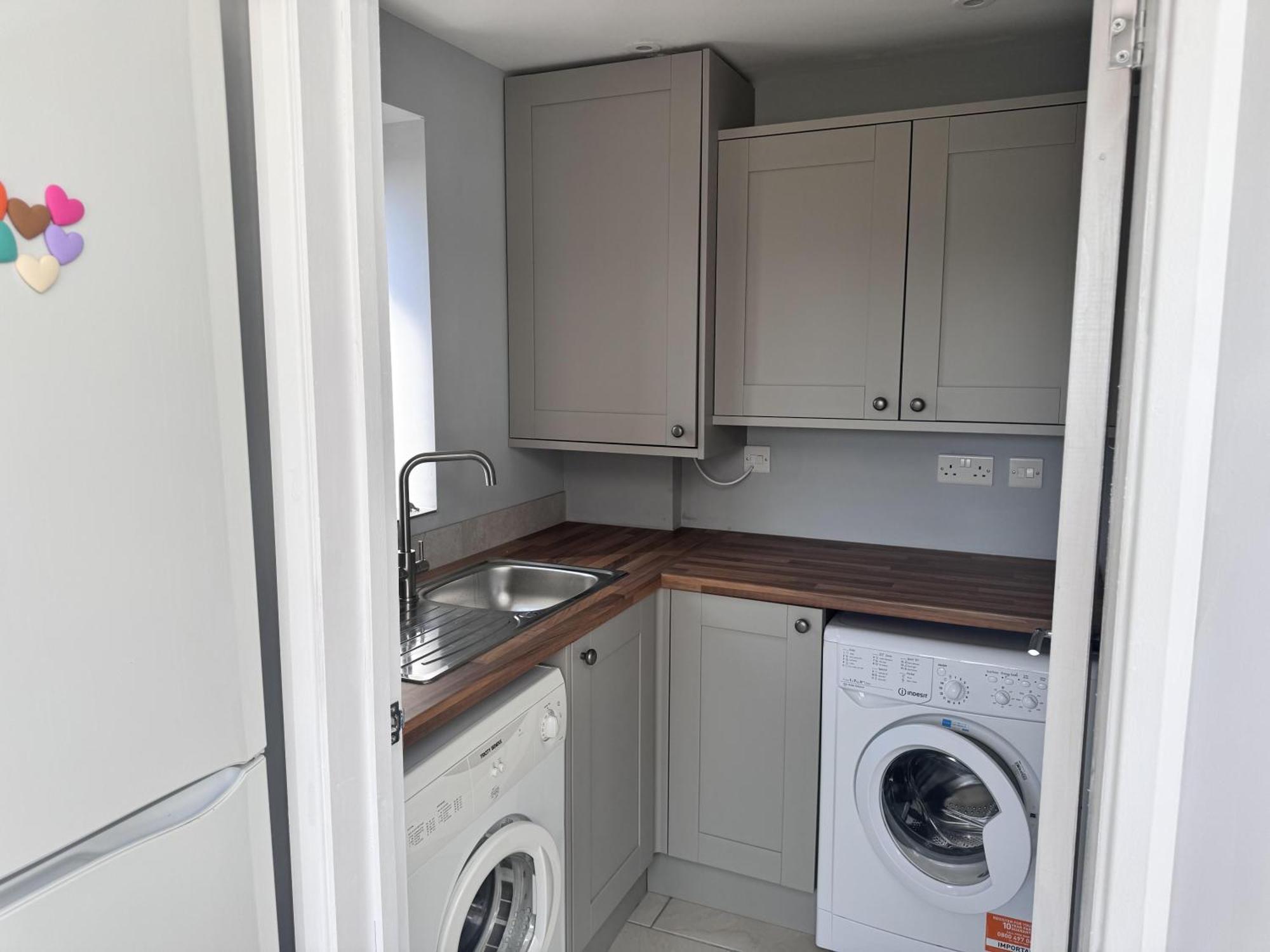 Newly Renovated 3 Bed House Near In