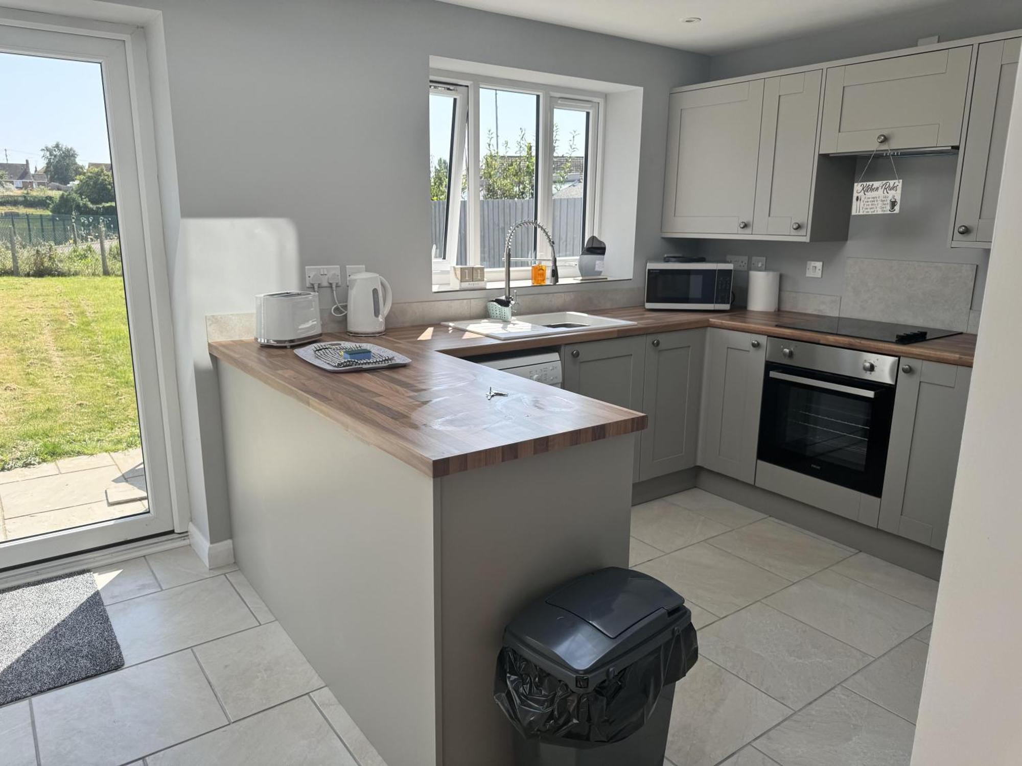 Newly Renovated 3 Bed House Near In