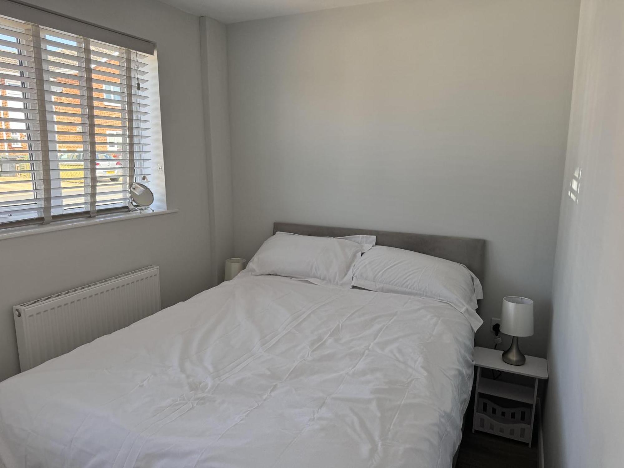 Newly Renovated 3 Bed House Near In *